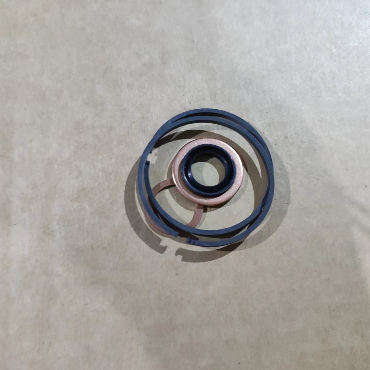 ZF 4143401055 gearbox The code 4143 401 055 corresponds to a ZF gearbox or reduction gear unit (commonly cataloged under the part number ZF 4143401055 or 4143.401.055).   These heavy-duty industrial o