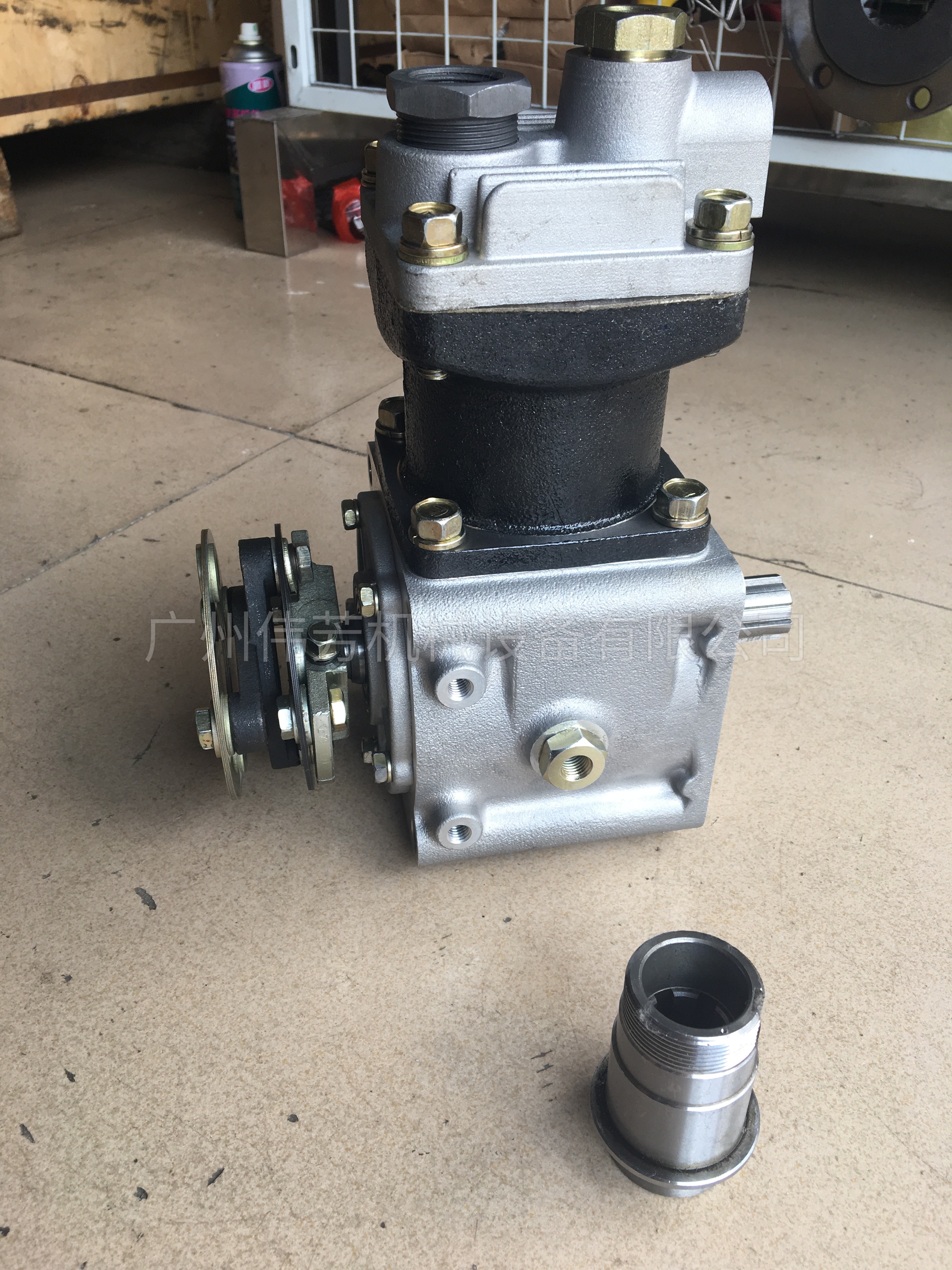 Hitachi EX125WD-5 6BG1 1191002751 Hitachi wheel excavator, air compressor, air pump, air compressor 日立轮挖 空压机 打气泵